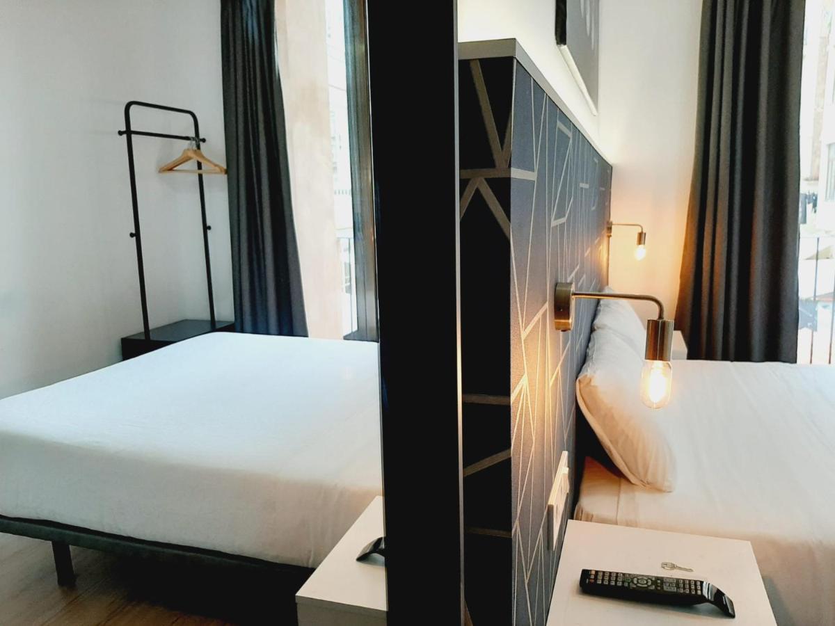 Hostal Laia By Gaiarooms Barcelona Exterior photo